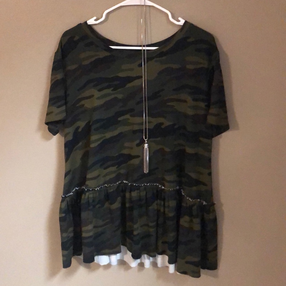 Camo Agnes & Dora top